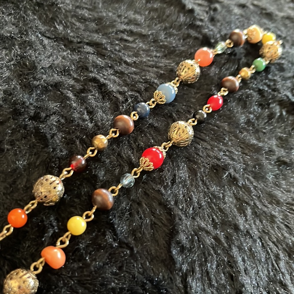 Necklace multi colored beads
